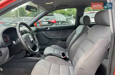 Хетчбек Audi A3 1999 в 