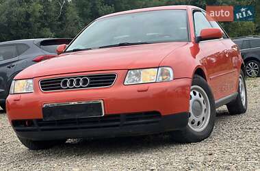 Хетчбек Audi A3 1999 в 