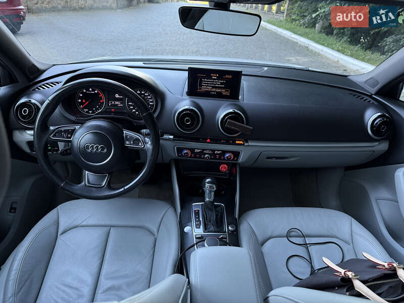 Седан Audi A3 2015 в Черновцах