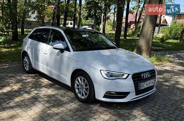 Хэтчбек Audi A3 2015 в 