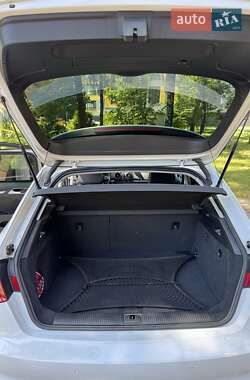 Хэтчбек Audi A3 2015 в 