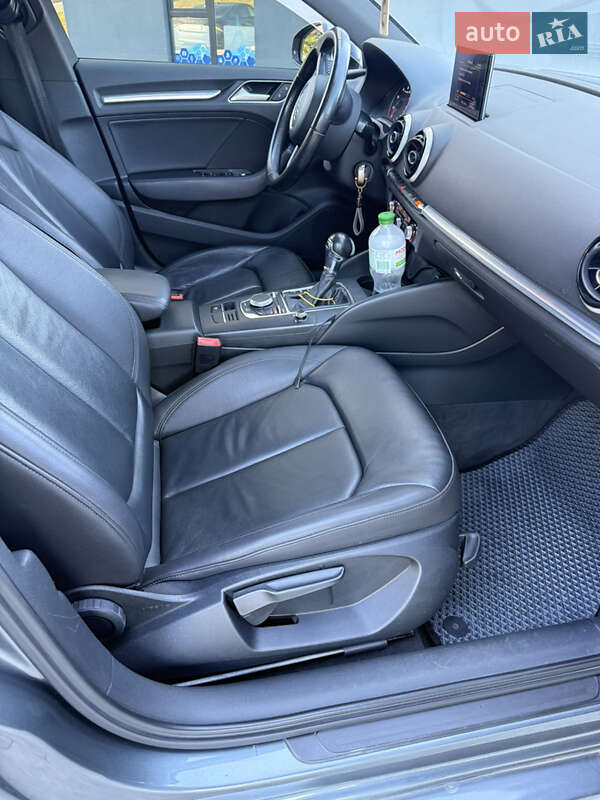 Седан Audi A3 2014 в Новояворовске