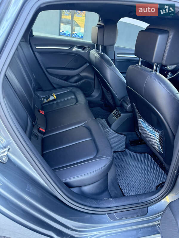Седан Audi A3 2014 в Новояворовске