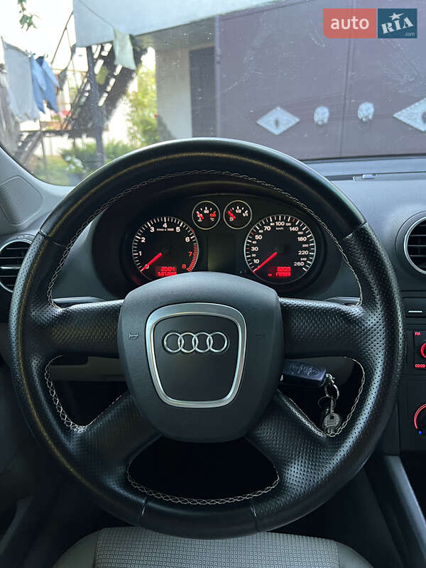 Хэтчбек Audi A3 2005 в Пустомытах