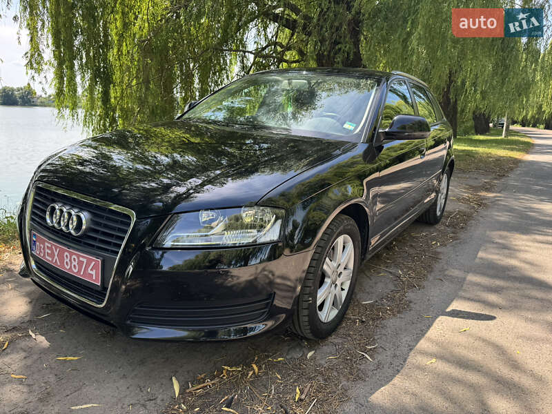 Хэтчбек Audi A3 2009 в 