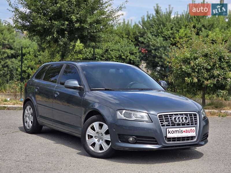 Хэтчбек Audi A3 2009 в 