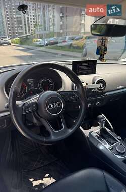 Седан Audi A3 2016 в Киеве