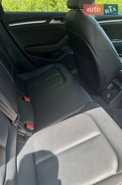 Седан Audi A3 2016 в Киеве