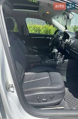 Седан Audi A3 2016 в Киеве