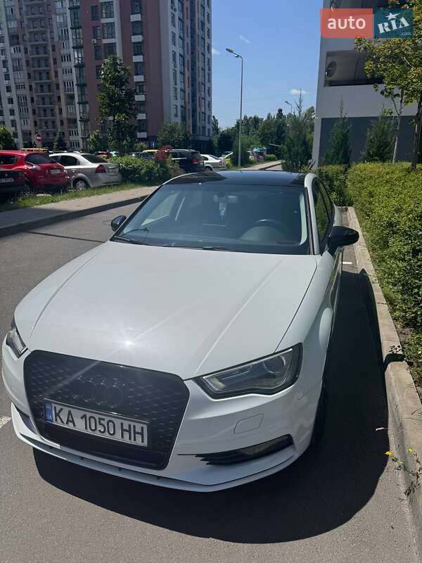 Седан Audi A3 2016 в Киеве