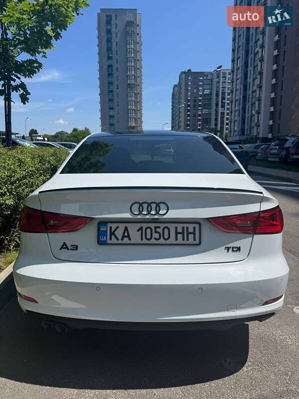 Седан Audi A3 2016 в Киеве
