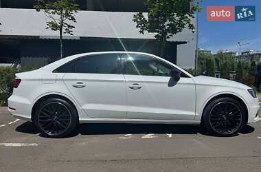 Седан Audi A3 2016 в Киеве
