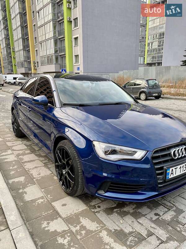 Седан Audi A3 2015 в Львове