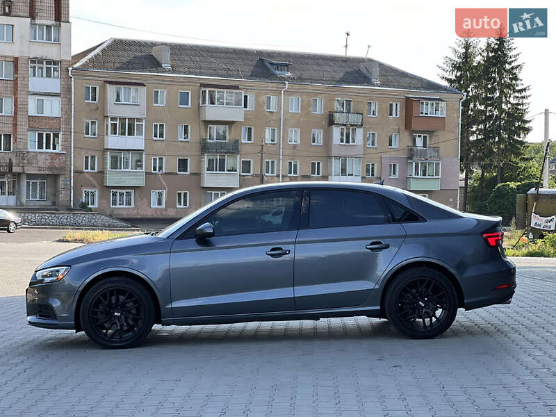 Седан Audi A3 2017 в Рівному