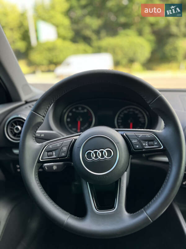 Седан Audi A3 2017 в Рівному