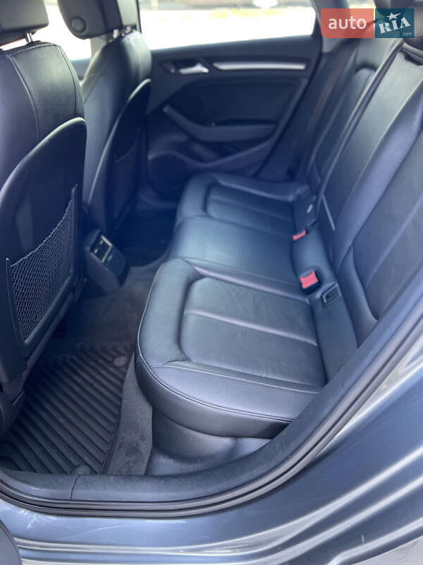 Седан Audi A3 2017 в Рівному