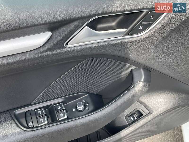 Седан Audi A3 2015 в Киеве