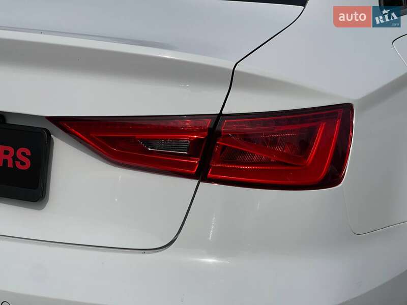 Седан Audi A3 2015 в Киеве