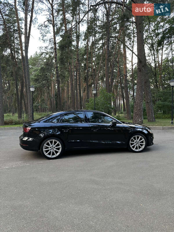 Седан Audi A3 2015 в Чернигове