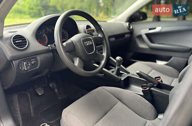 Хэтчбек Audi A3 2005 в 