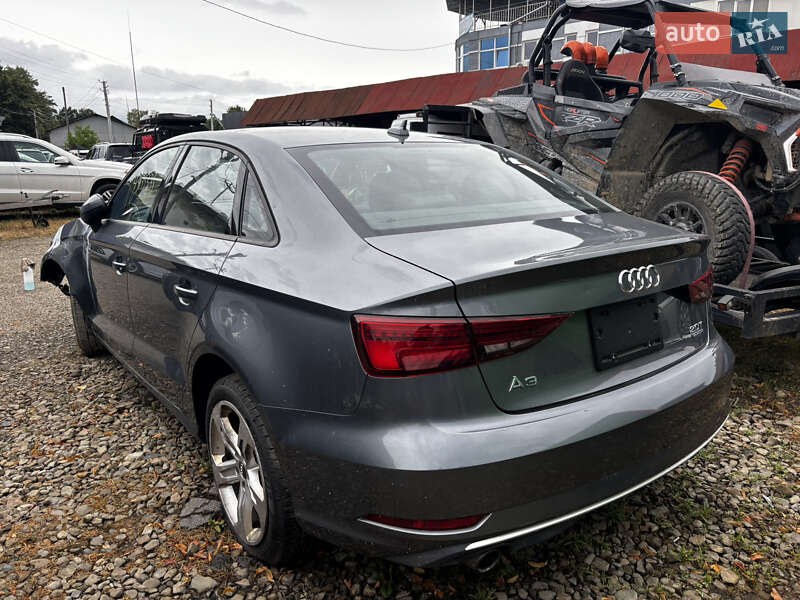 Седан Audi A3 2018 в Стрию