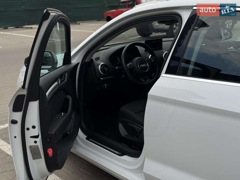 Седан Audi A3 2013 в Києві