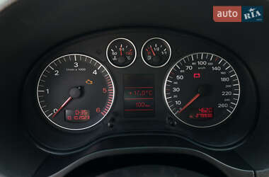 Хетчбек Audi A3 2003 в 