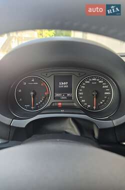 Седан Audi A3 2016 в 