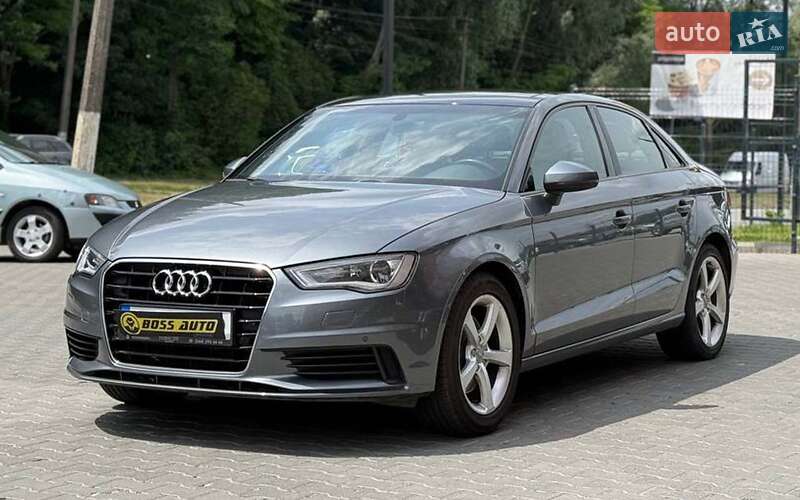 Седан Audi A3 2015 в Чернівцях