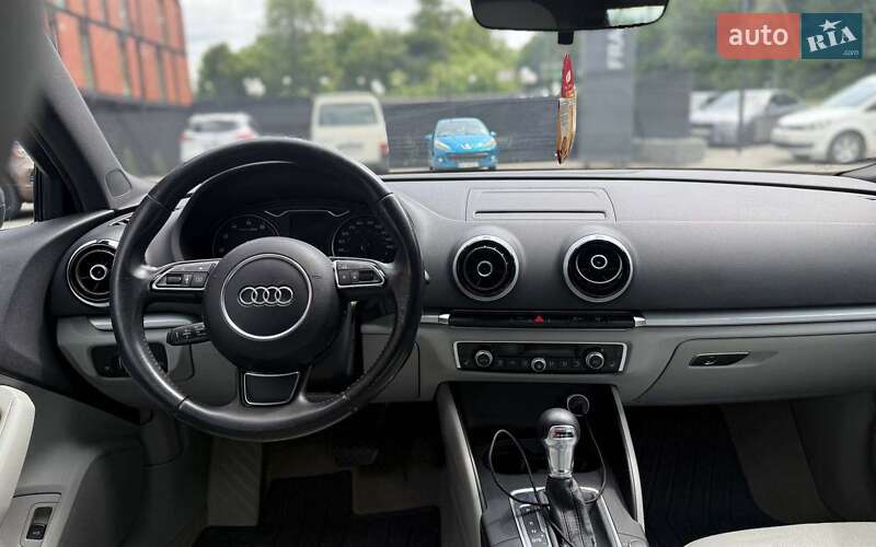 Седан Audi A3 2015 в Чернівцях