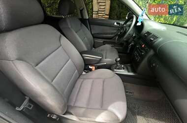 Хетчбек Audi A3 2002 в 