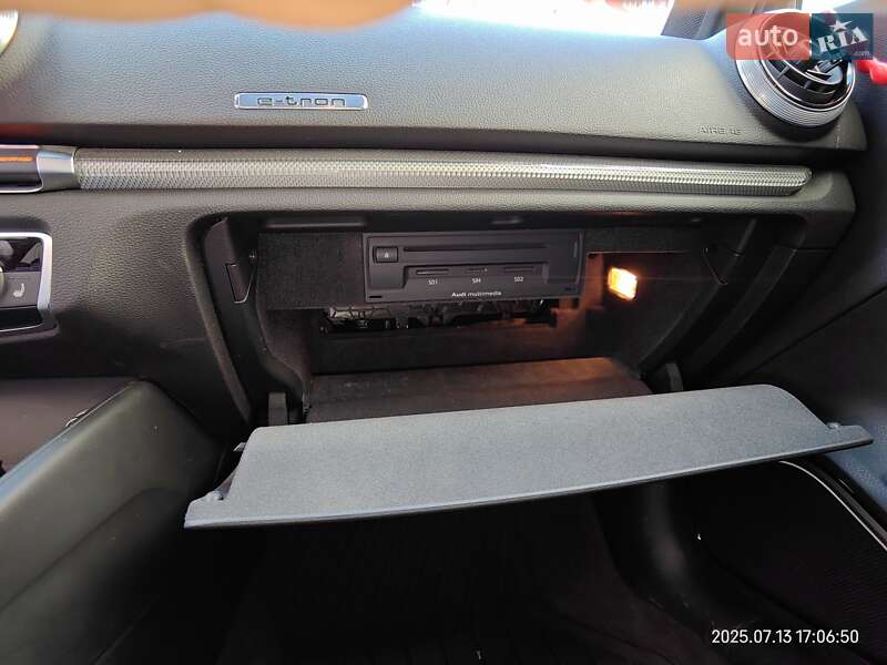 Хэтчбек Audi A3 2016 в Хмельницком