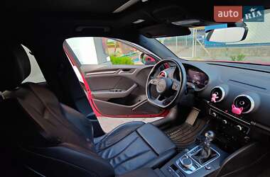 Хэтчбек Audi A3 2016 в 