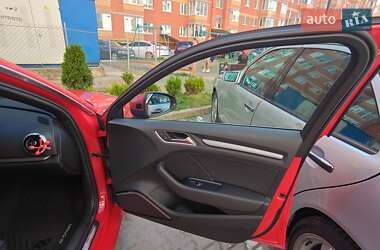 Хэтчбек Audi A3 2016 в 