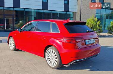 Хэтчбек Audi A3 2016 в 