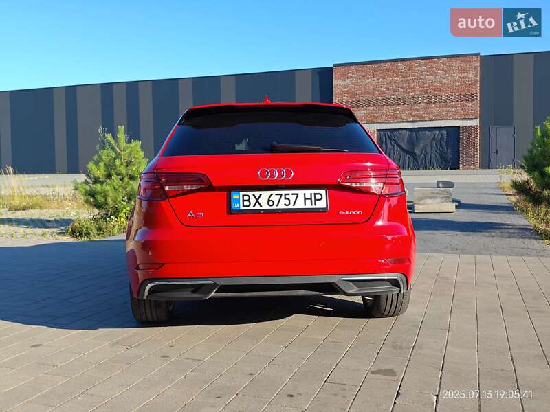 Хэтчбек Audi A3 2016 в Хмельницком