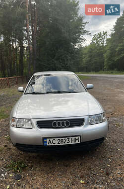 Хетчбек Audi A3 2000 в 