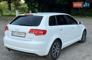 Хетчбек Audi A3 2010 в 