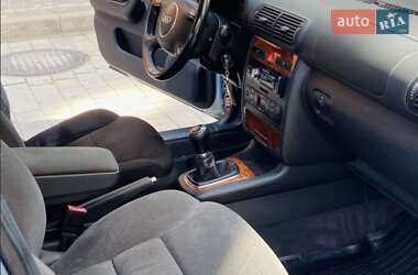 Хэтчбек Audi A3 2001 в 