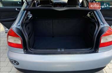 Хэтчбек Audi A3 2001 в 