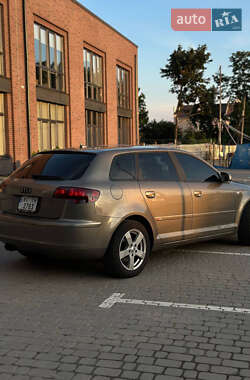 Хэтчбек Audi A3 2006 в 
