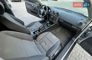 Хэтчбек Audi A3 2006 в 
