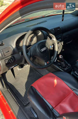 Хэтчбек Audi A3 1998 в 