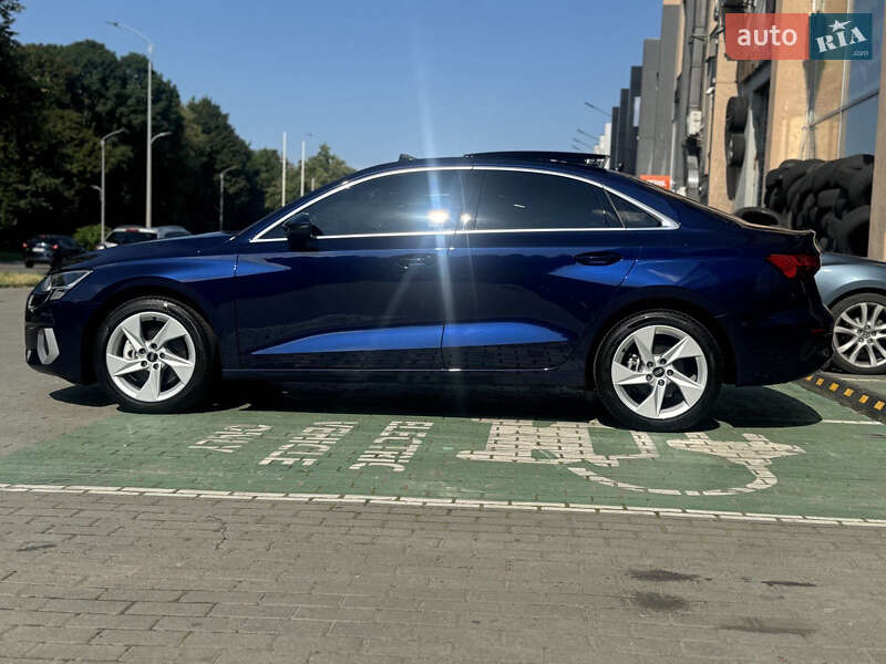 Седан Audi A3 2022 в Львове