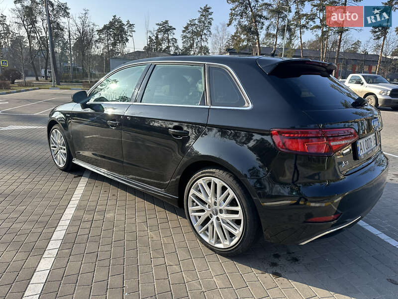 Хэтчбек Audi A3 2017 в Киеве