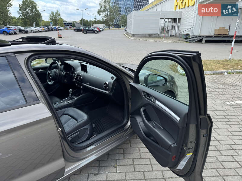 Седан Audi A3 2015 в Самборі