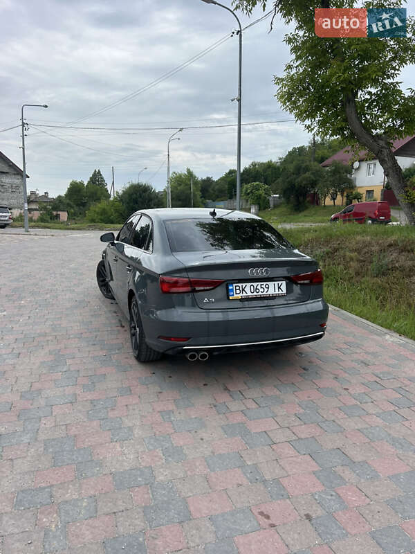 Седан Audi A3 2018 в Львові