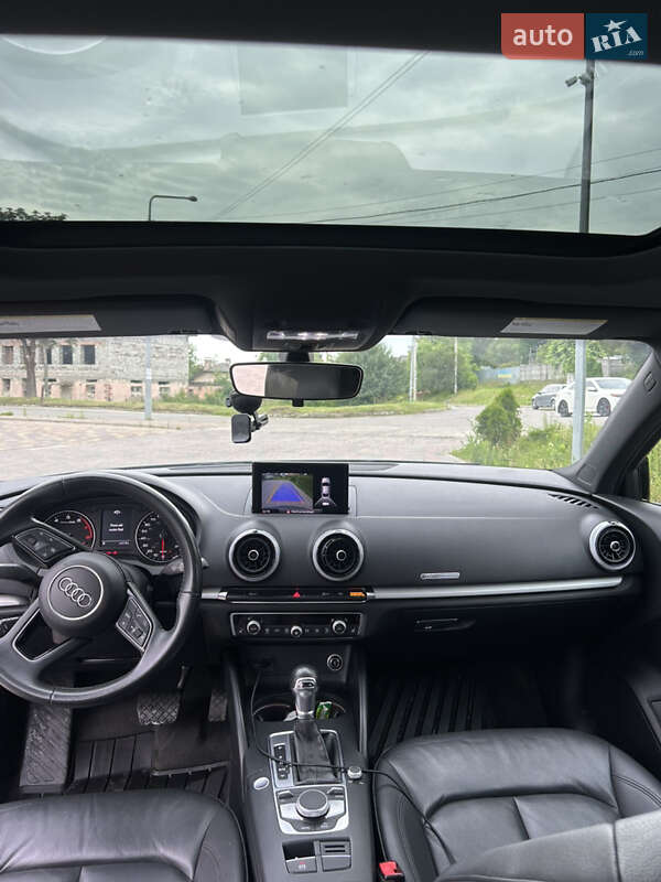 Седан Audi A3 2018 в Львові
