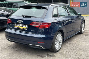Хэтчбек Audi A3 2017 в 