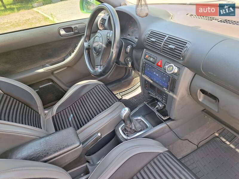 Хетчбек Audi A3 1997 в Чернівцях